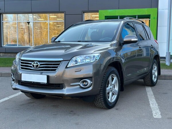 Викуплений Toyota RAV4 2012 року в Києві